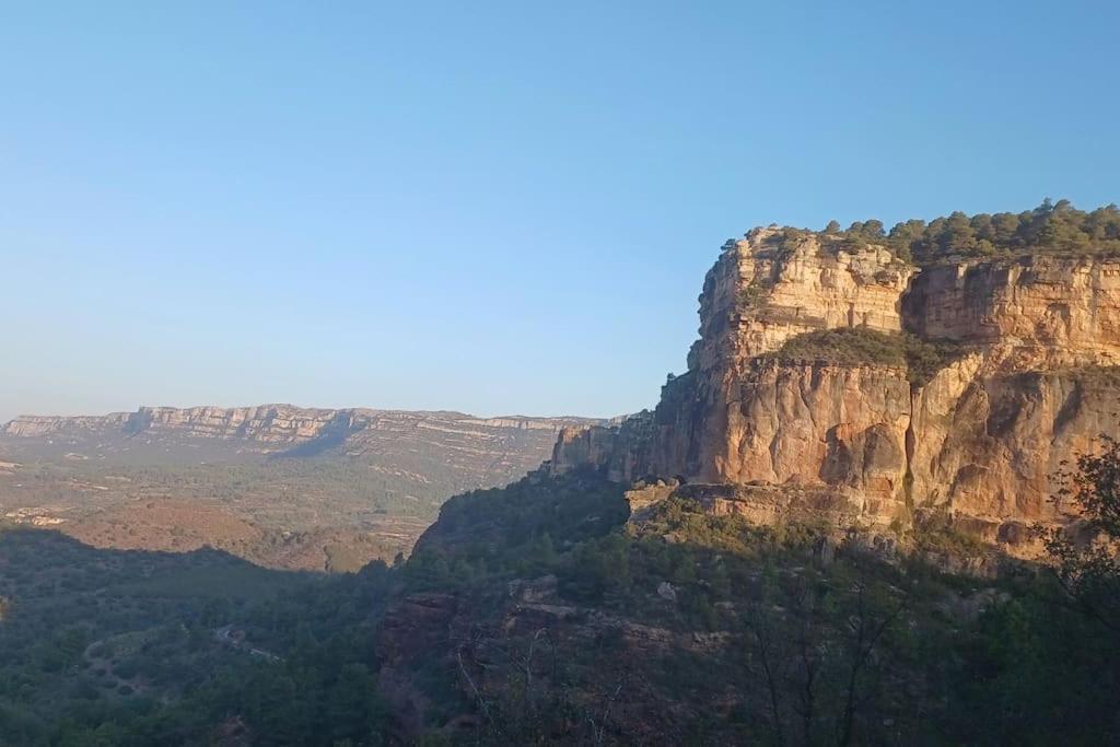 コルノデイヤVinyes Del Prioratアパートメント エクステリア 写真