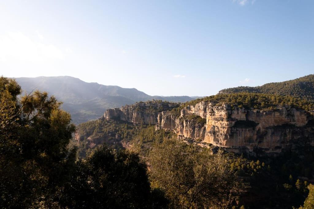 コルノデイヤVinyes Del Prioratアパートメント エクステリア 写真